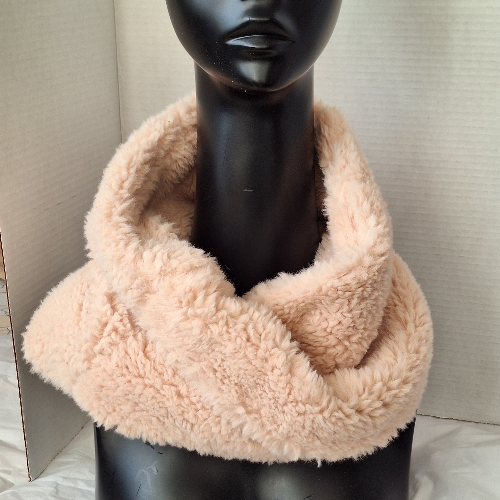 La Fiorentina Nordstrom Infinity Scarf NWT
